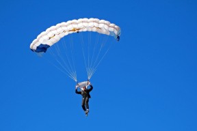 Jiuyou-篮球明星参与社区公益篮球推广活动，篮球公益项目