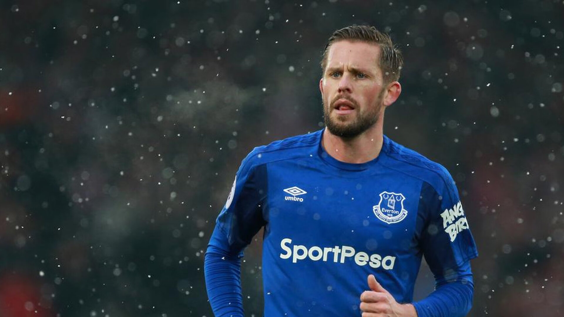 拳击锦标赛:重量级拳王再添一胜,拳击重量级比赛