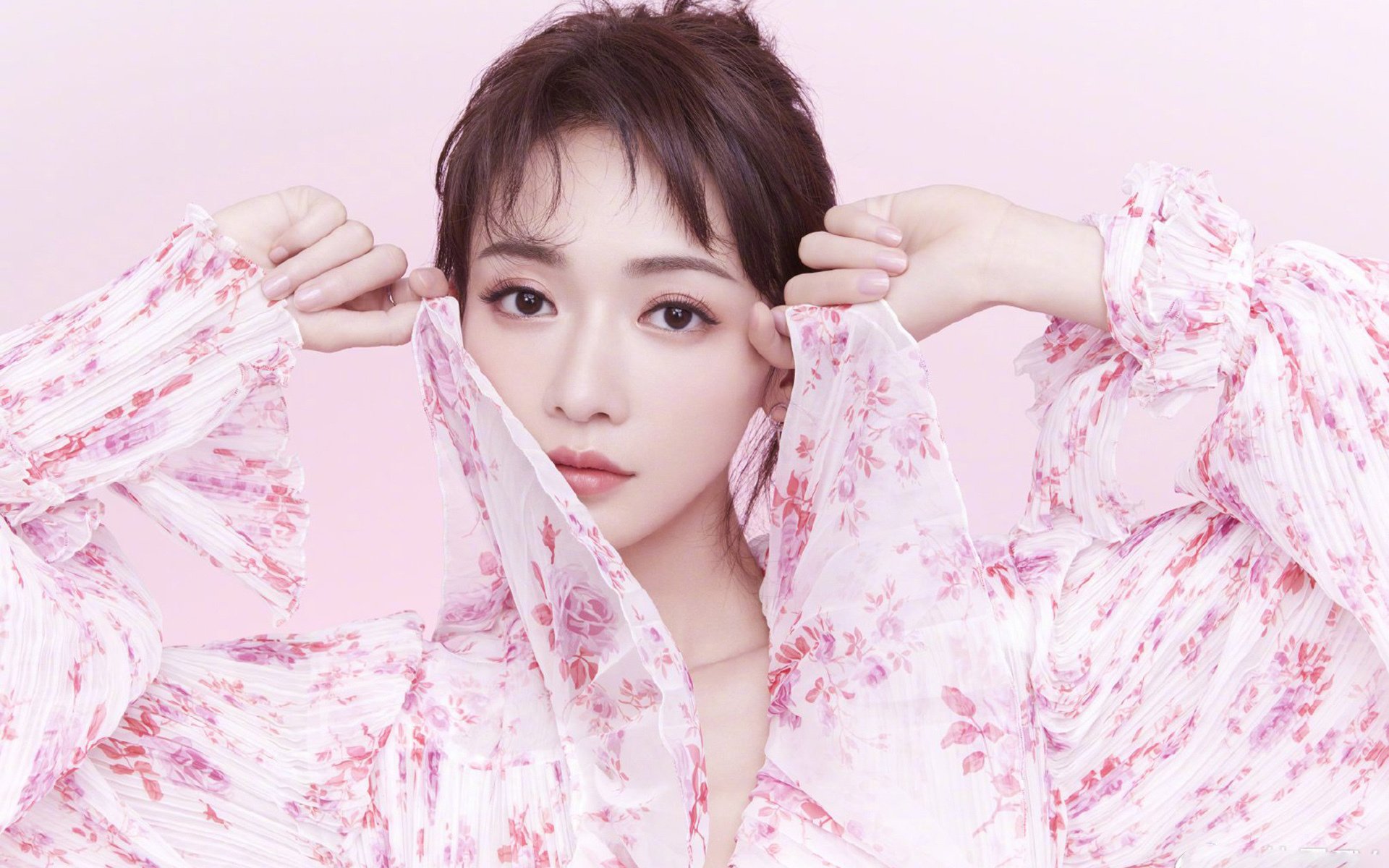 “联盟焦点：两大豪强激战正酣，胜负悬念激荡全场”