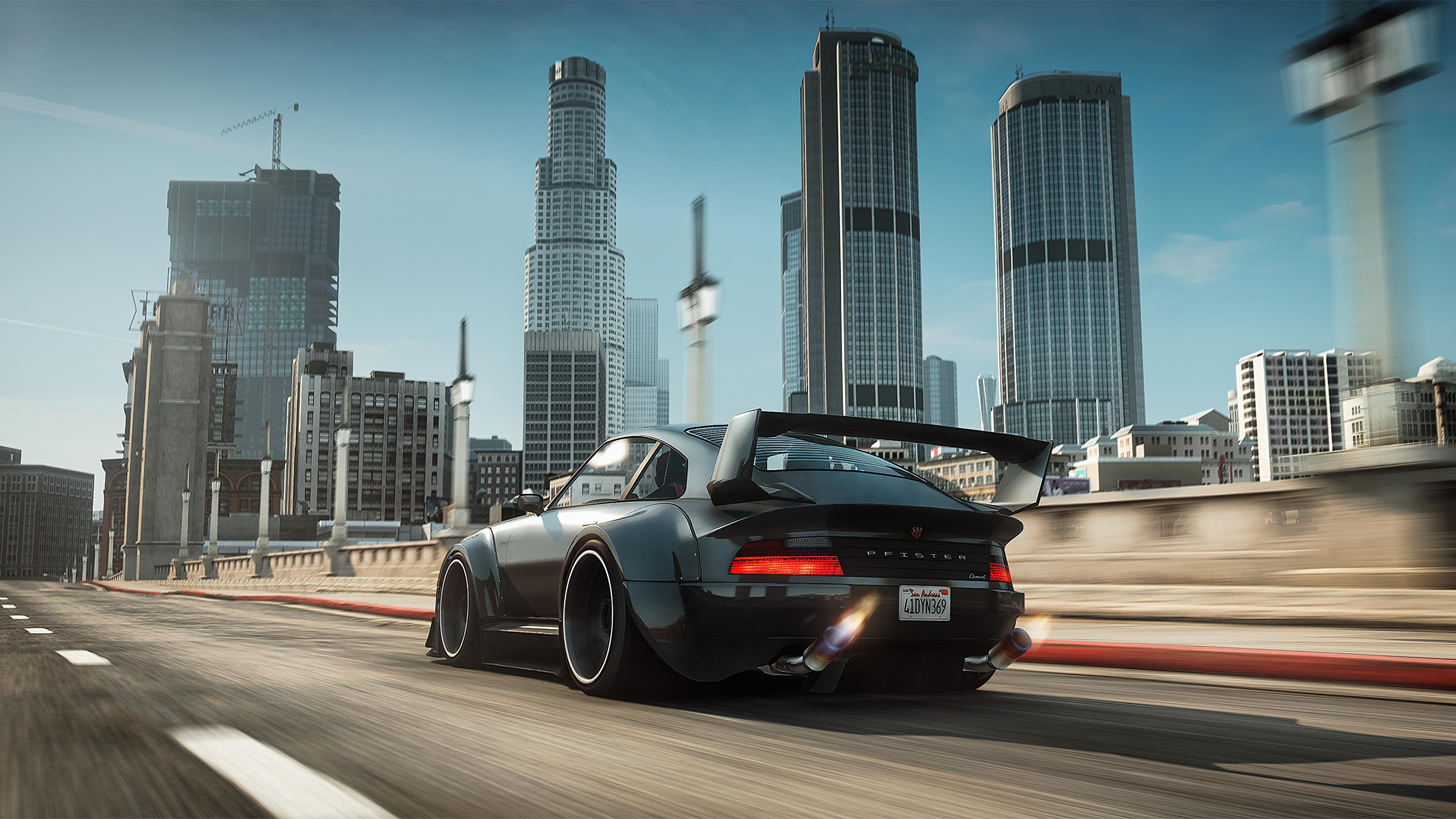 球员在比赛中展现出了出色的拼搏精神，对篮球运动员在赛场上拼搏的描述